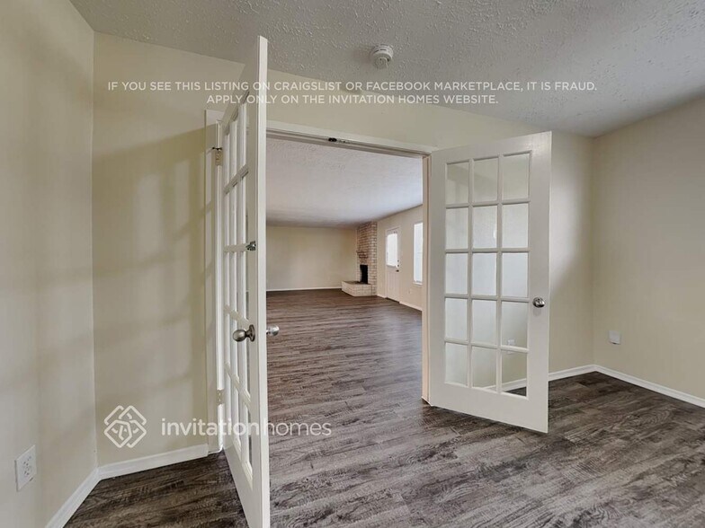 Building Photo - 14234 Montaigne Dr