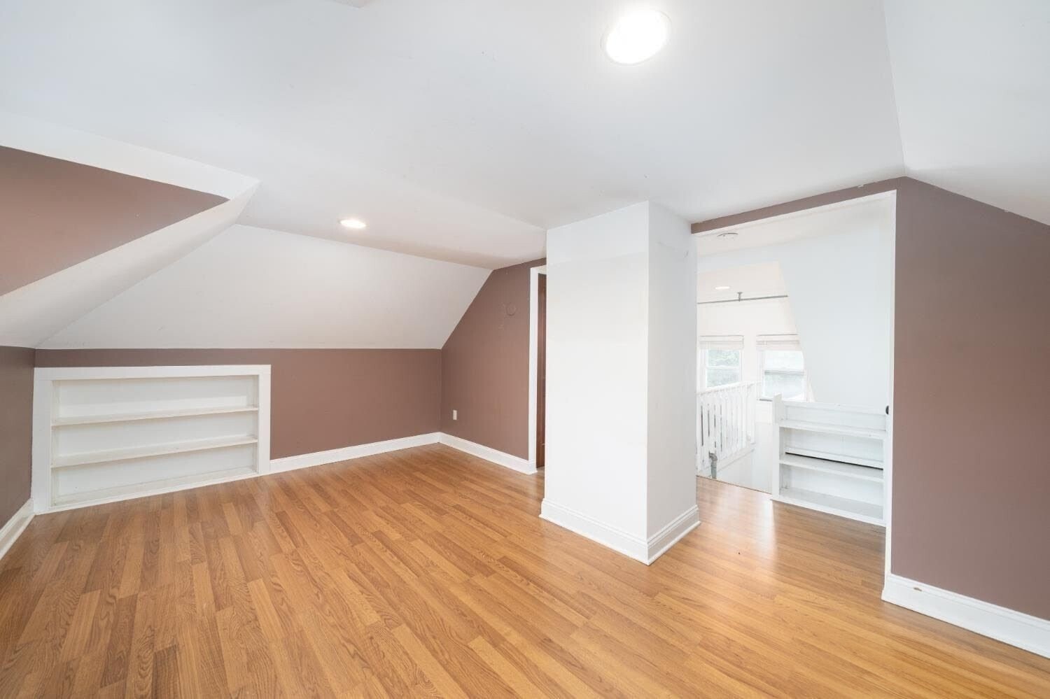 Building Photo - 351 Somerset St