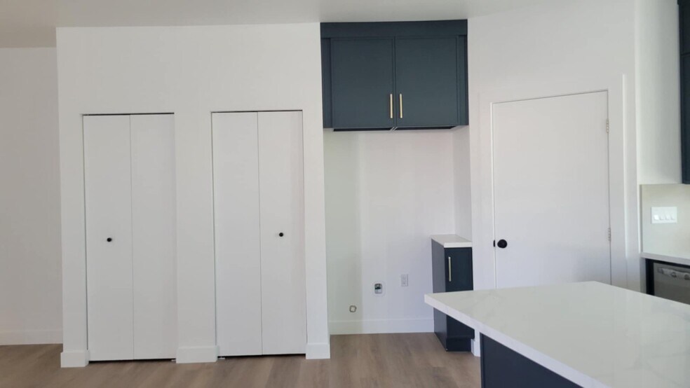 kitchen - 14865 Grayville Dr