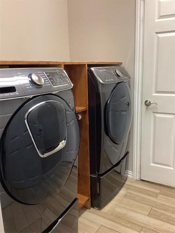 Building Photo - 3721 Oak St