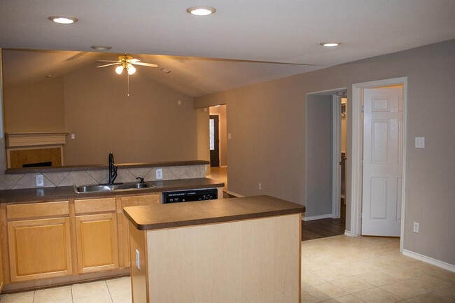 Building Photo - 111 N Misty Dawn Dr