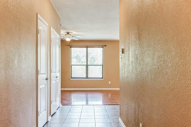 Building Photo - 1029 Brighton Pl