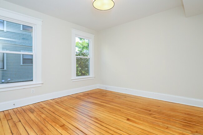 Building Photo - 27 Hubinger St
