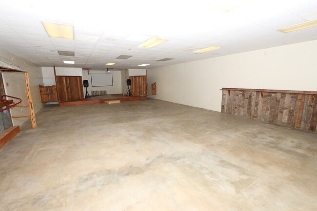 Interior Photo - Hilltop Village