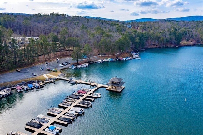 Building Photo - 309 Trappers Bluff