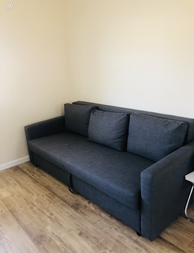 Brand new sofa- bed - 7250 Capistrano Ave