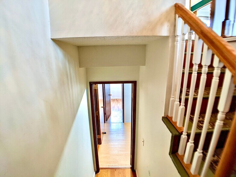 Building Photo - 2746 SE 73rd Ave