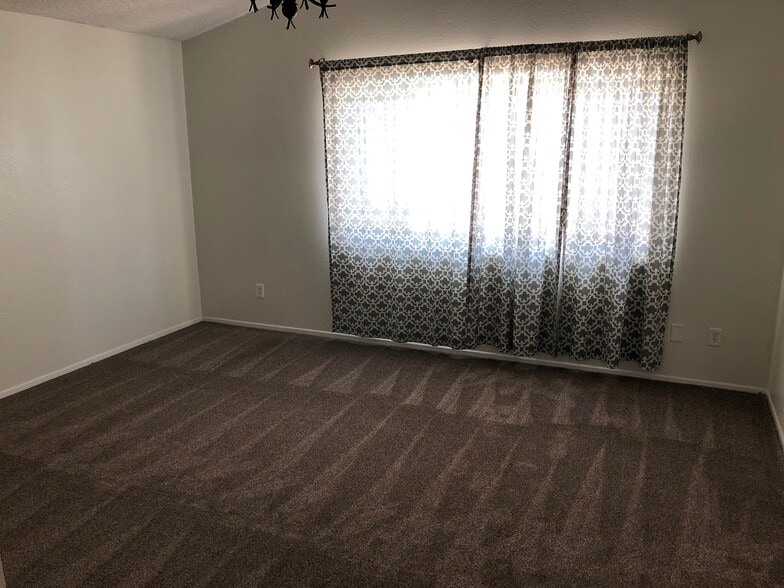 Master Bedroom - 29093 River Run Ln