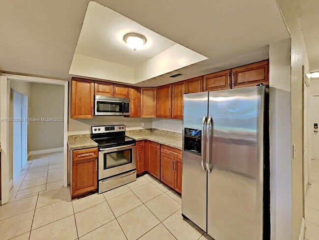 Building Photo - 5261 SW 8th Ct