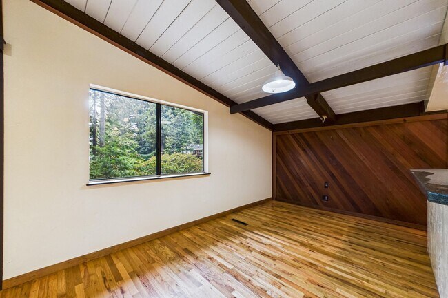 Building Photo - 2910 Greenbriar Ln