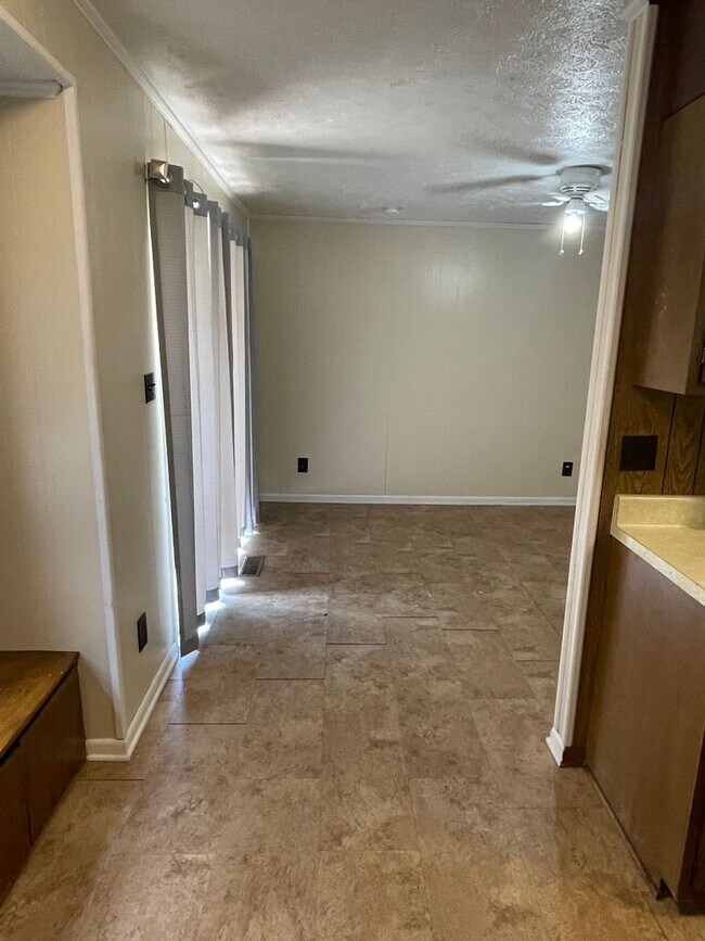 Building Photo - 4817 Hurley Dr