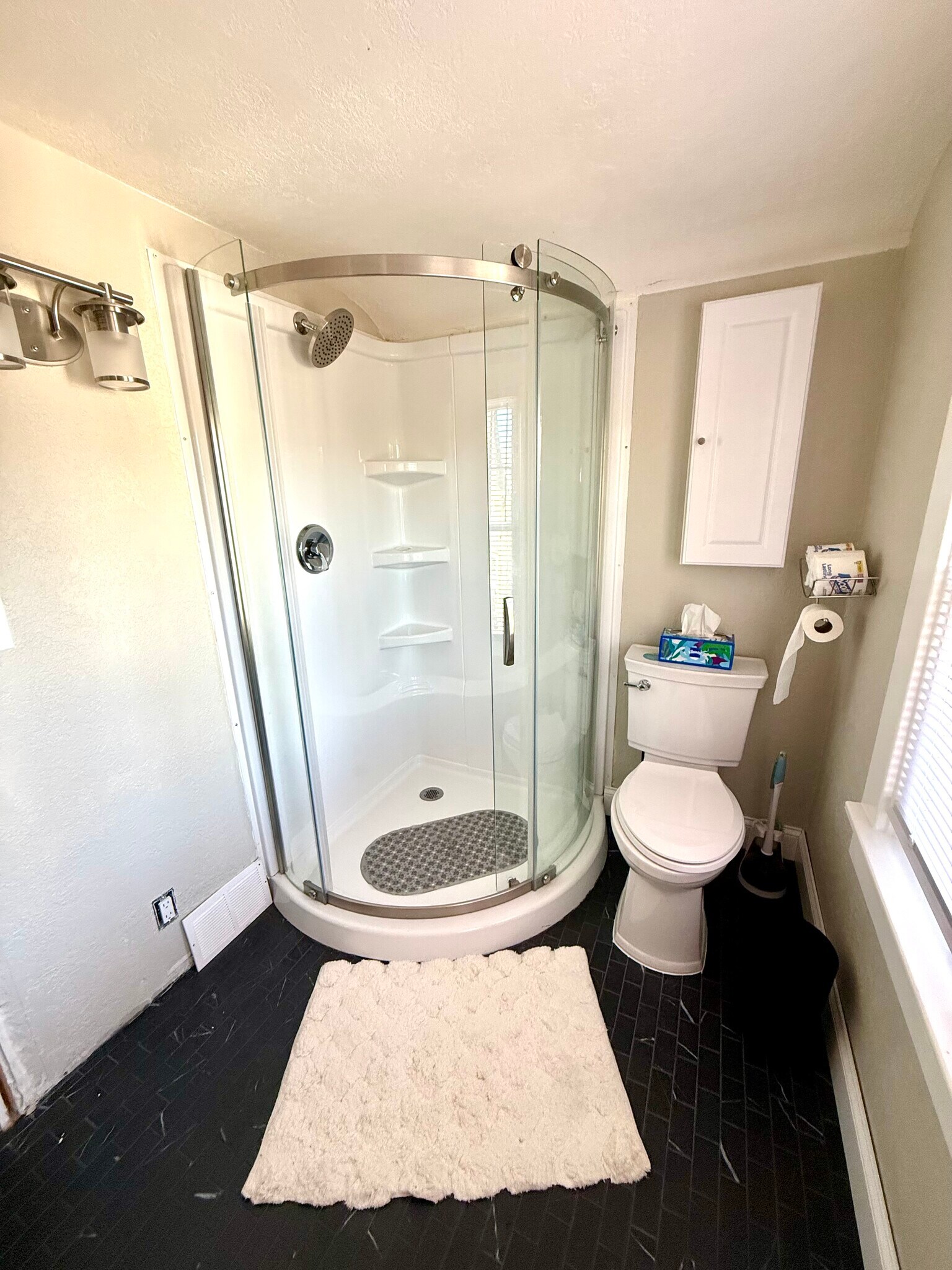 Building Photo - 323 S Janesville St