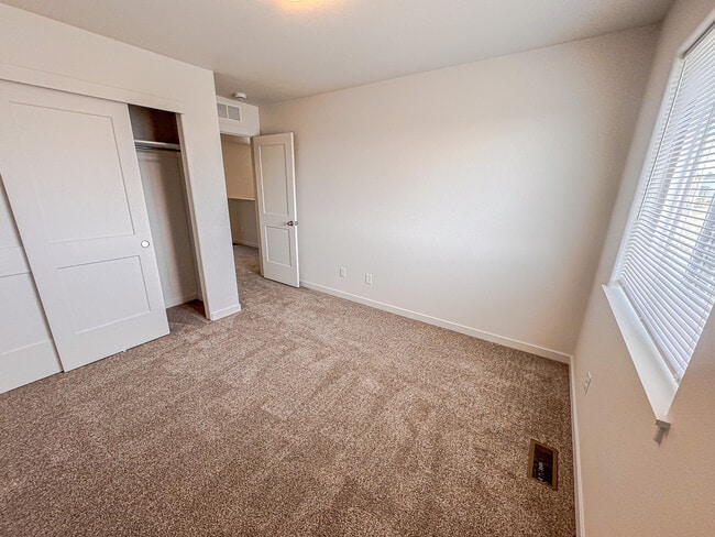 Building Photo - 1631 Elsie Jean Trl