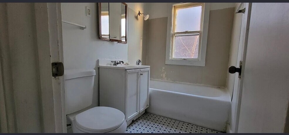 Building Photo - 4148 N 24th Pl