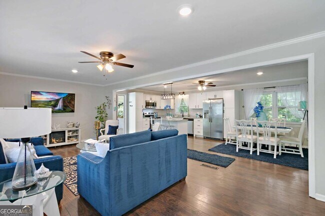 Building Photo - 1025 Hilburn Dr SE