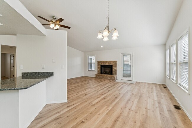 Building Photo - 5360 N Noble Fir Ave