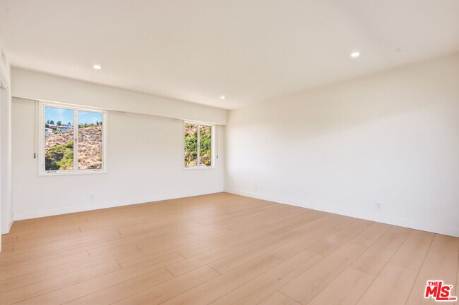 Building Photo - 1682 Larco Way