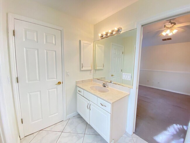 Building Photo - 9637 Lake Douglas Pl