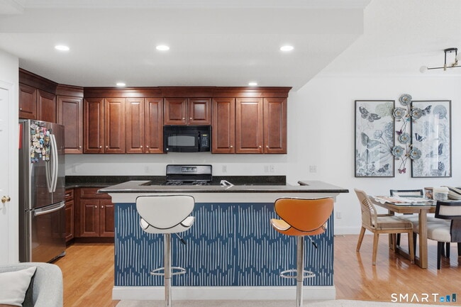 Building Photo - 7 Bridlewood