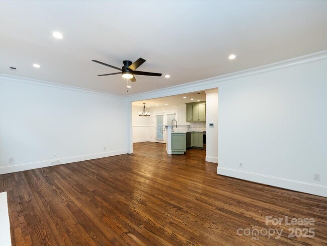 Building Photo - 3109 Forest Lawn Dr