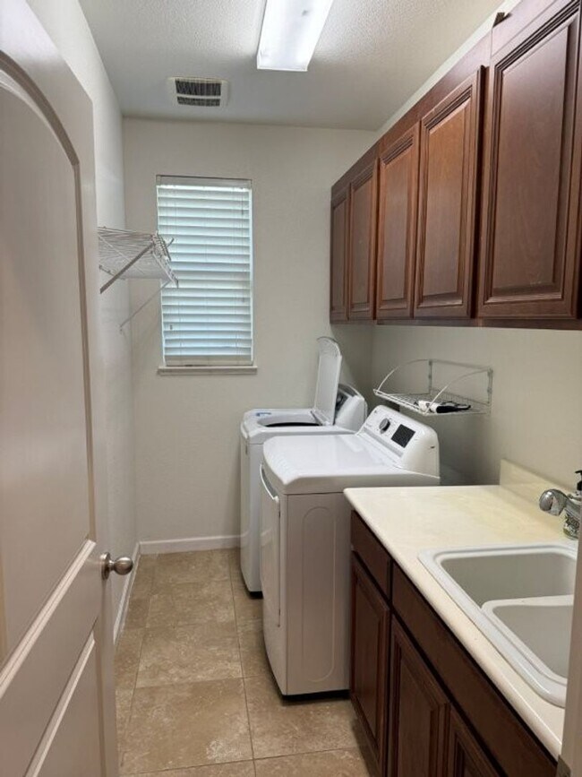 Building Photo - Modern 3 Bedroom 2 Story w/ RV Parking and...