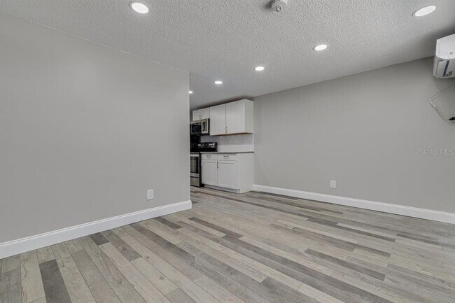 Building Photo - 13496 W Rena Dr