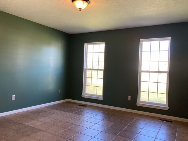 Building Photo - **Backyard offers County Setting in City L...