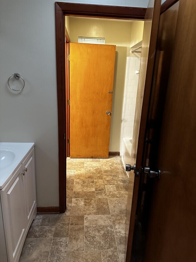 Building Photo - 9 Del Mar Cir