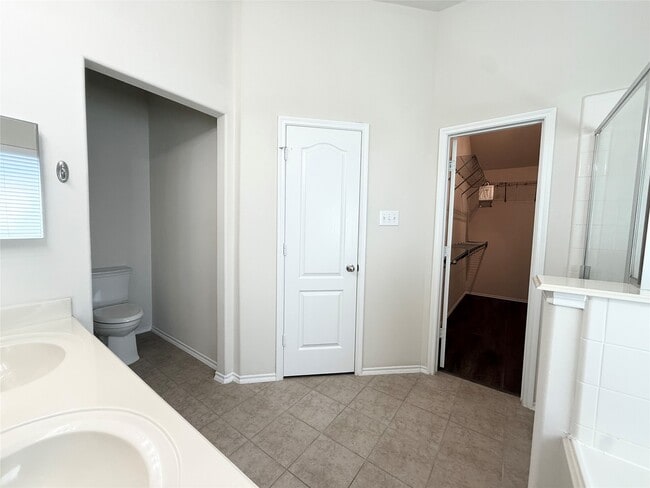 Building Photo - 24810 Lazy Tee Ln