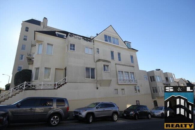 Building Photo - bedroom in San Francisco CA 94115