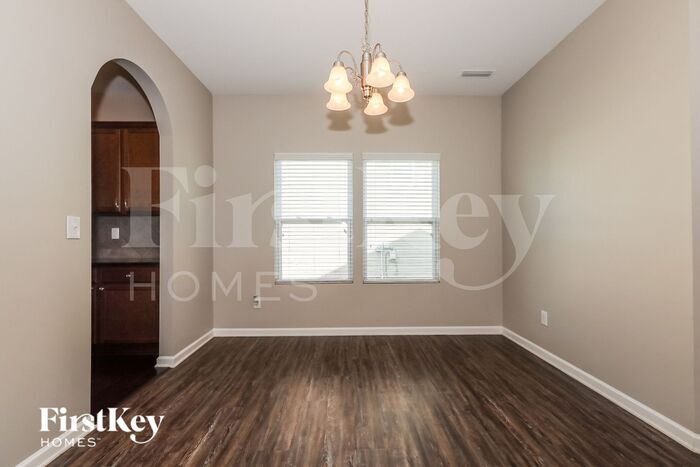 Building Photo - 14322 Lake Crossing Dr