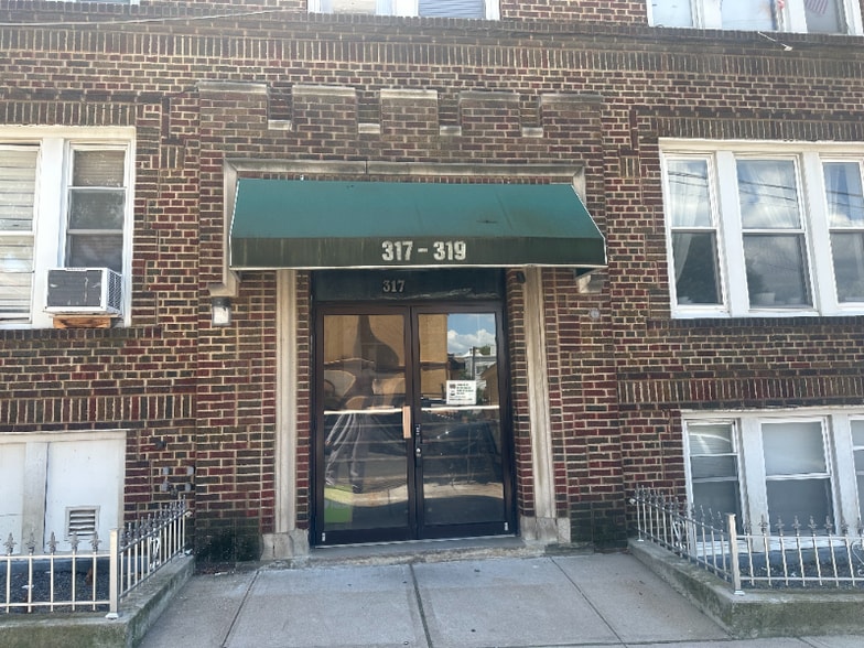 Building Photo - 317 Union St
