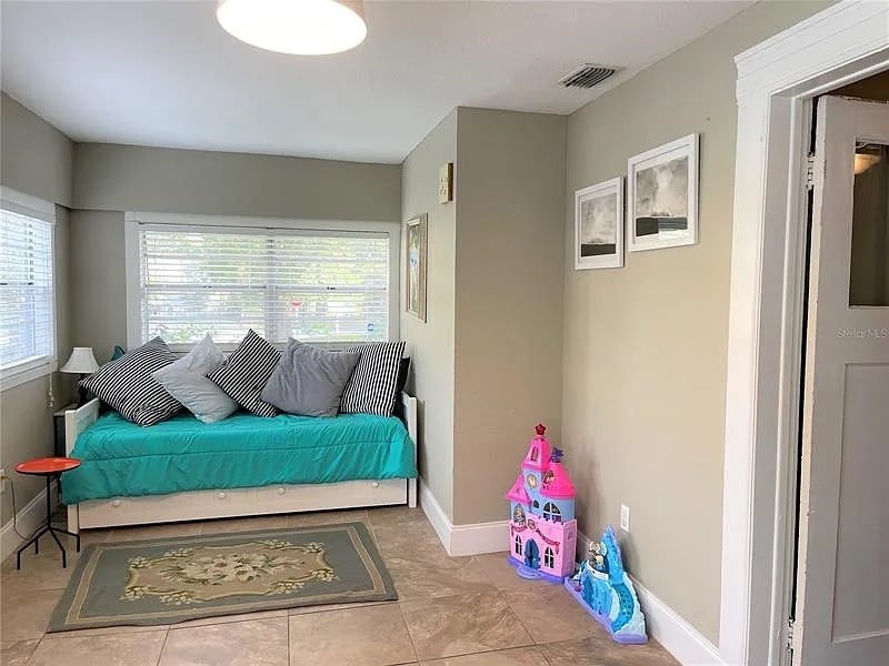 Enclosed bonus room view 2 - 419 E Belmar St