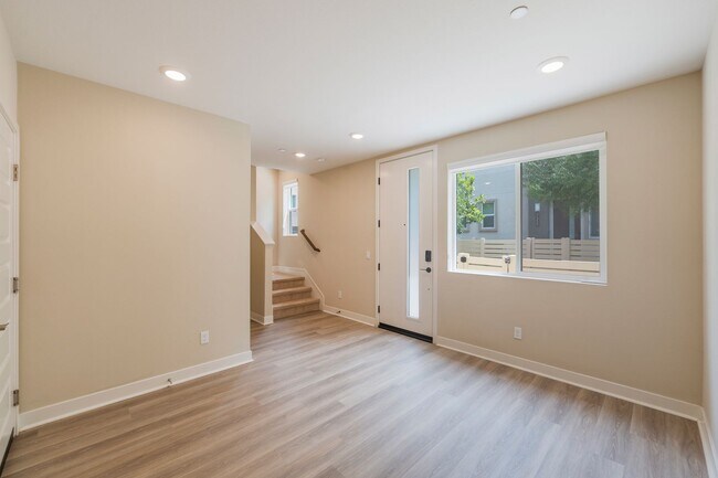 Building Photo - Newer townhome rental located in the gated One Seven Eight community!