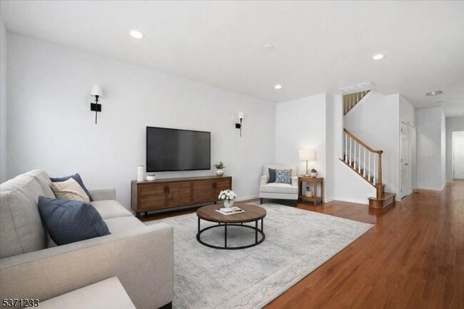 Building Photo - 5 Indian Field Dr