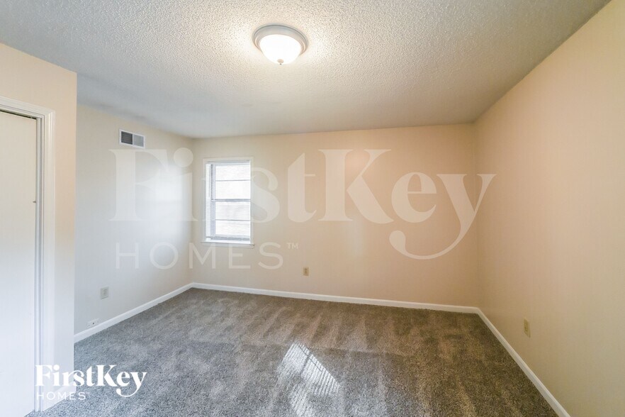 Building Photo - 6528 Baybrook Ln