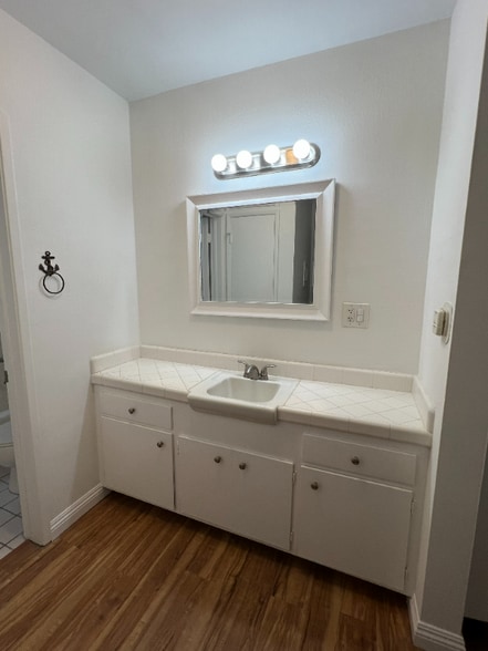 Building Photo - 244 5th St