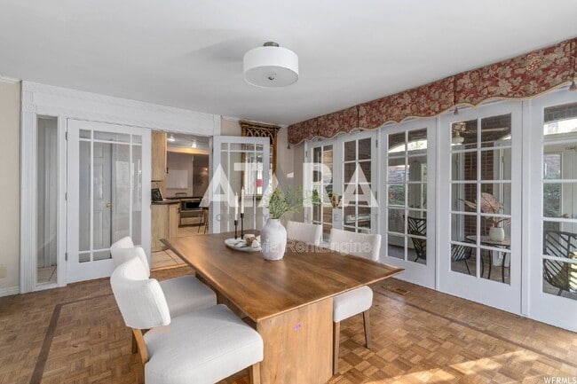 Building Photo - 1577 E Tomahawk Dr