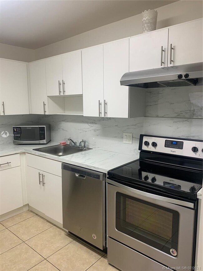 Building Photo - 8261 SW 128th St