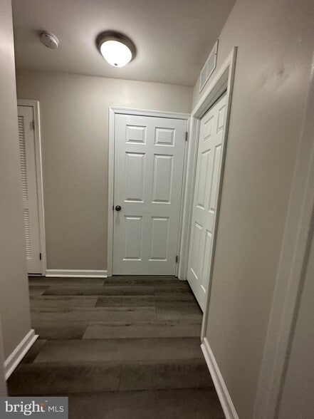 Building Photo - 1003 Oswego Ct