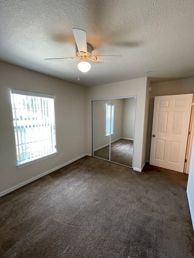 Building Photo - 8130 Juniper Rd