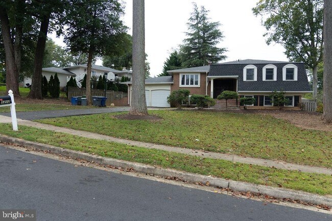 Building Photo - 1212 Forestwood Dr