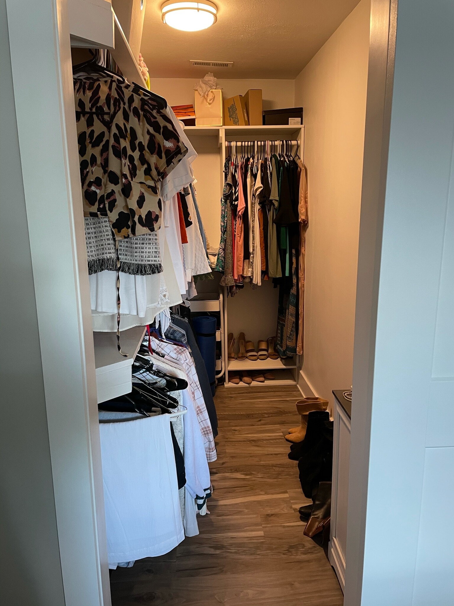 Walking closet - 2334 N Delaware St
