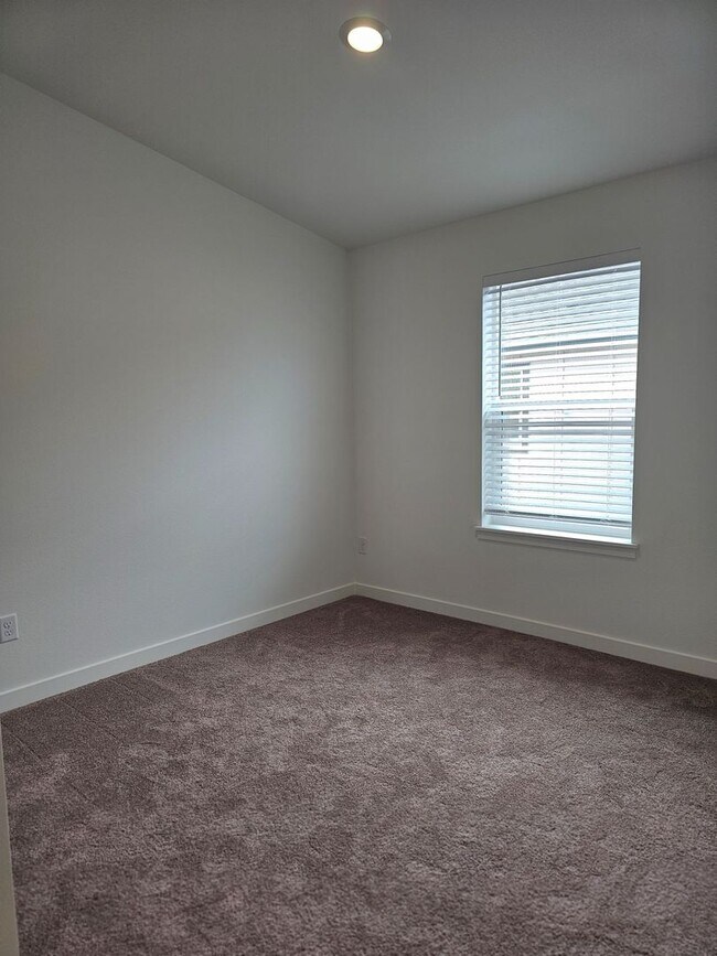 Building Photo - NEW Build in Sagebrush Neighborhood