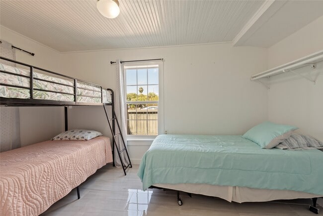 Building Photo - 1310 Harris Way