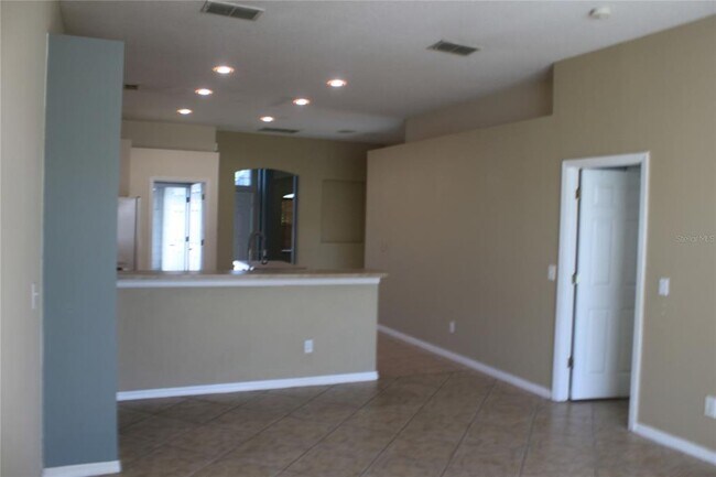 Building Photo - 3020 Eagle Crossing Dr