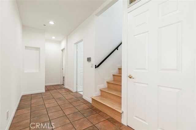 Building Photo - 2644 E Chevy Chase Dr