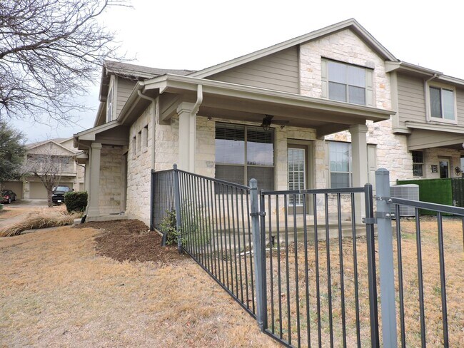 Building Photo - Gorgeous Three Bedroom Condo in South Austin