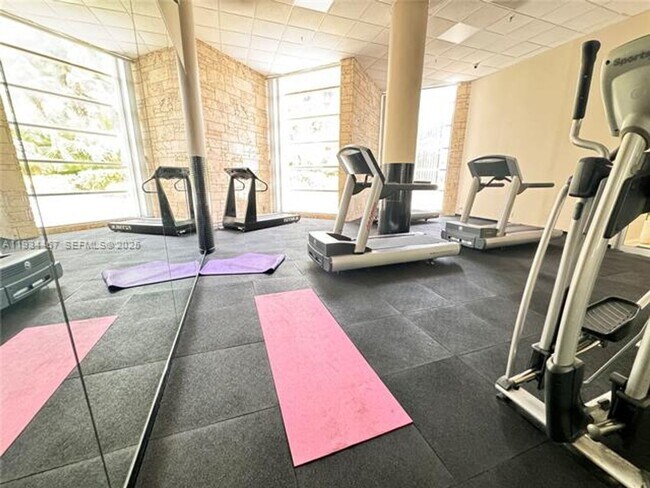 Building Photo - 5161 Collins Ave