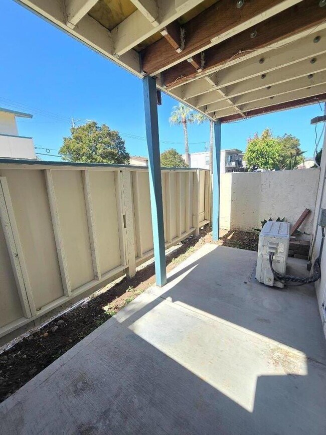 Building Photo - 10218 E Pk Cir